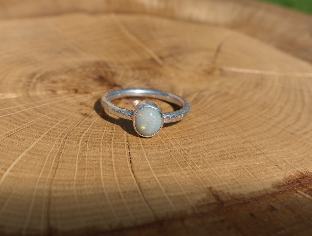 Opal ring, size P-1/2 / 8US