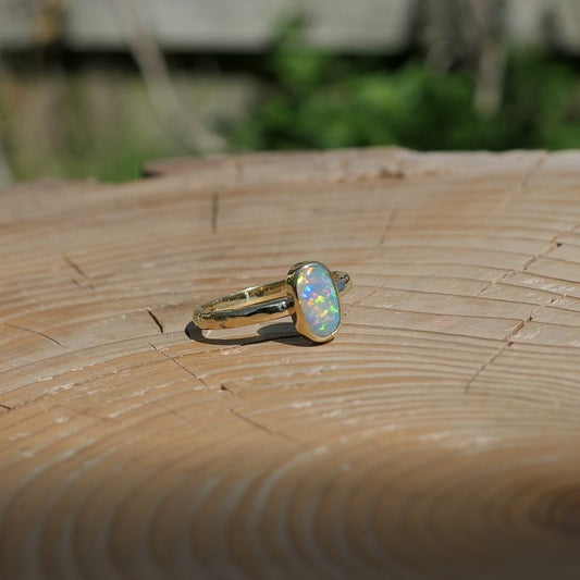 18k gold opal ring size M-1/2