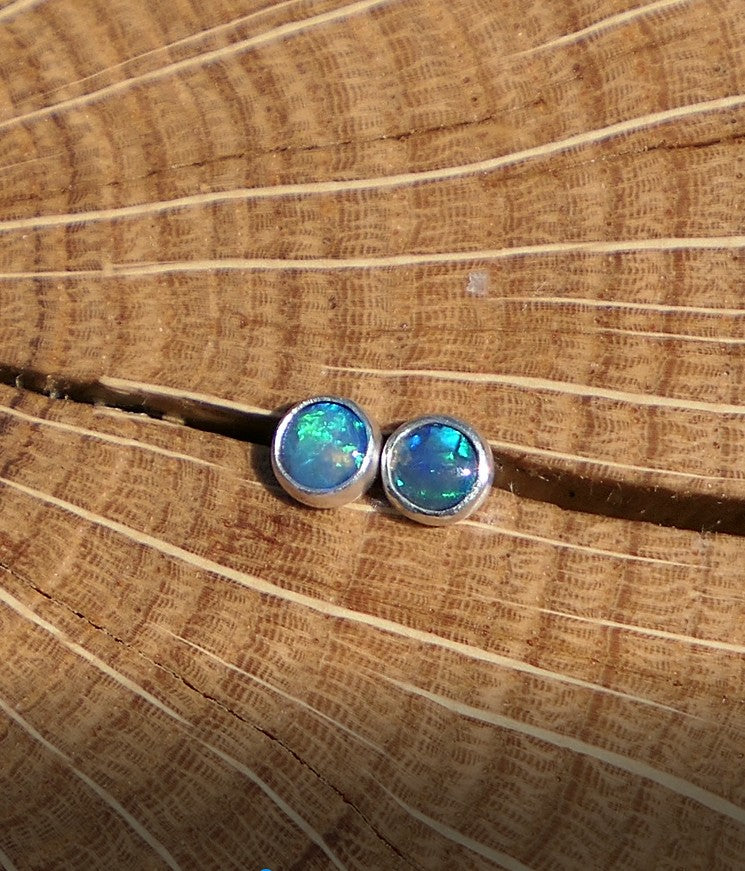 4mm silver solid opal earstuds