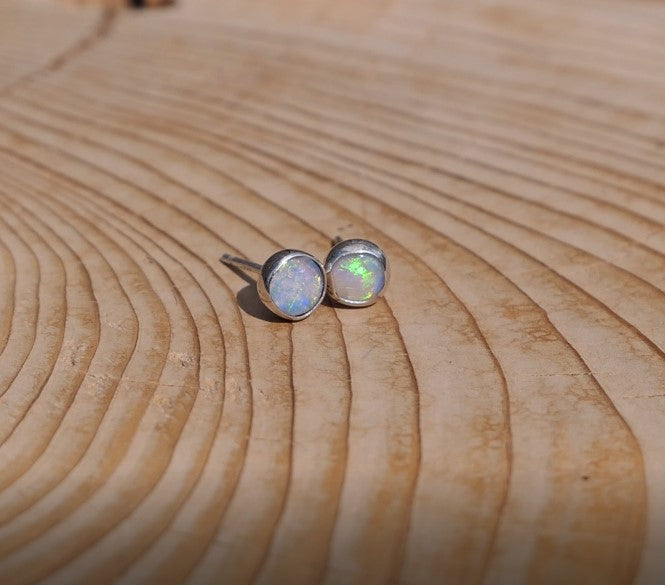 5mm silver opal earstuds