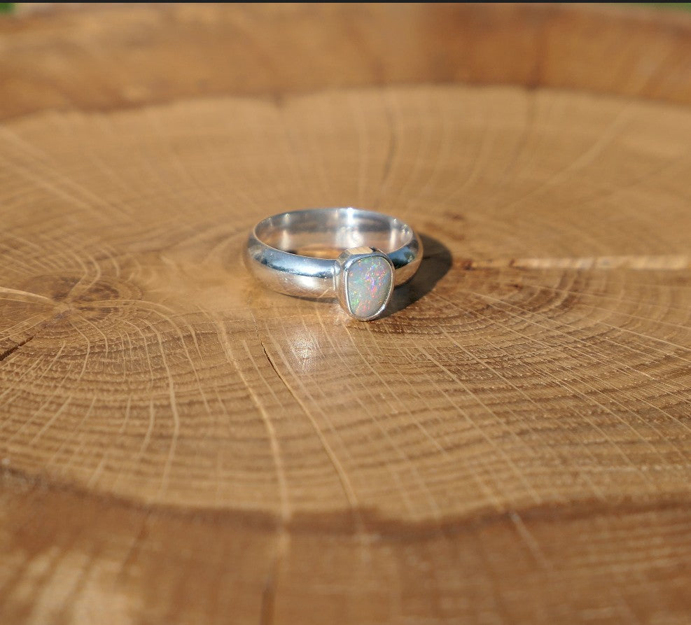 Silver solid opal chunky ring size N