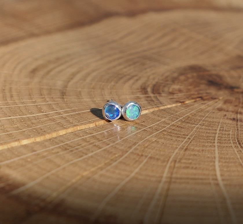 4mm silver solid opal earstuds