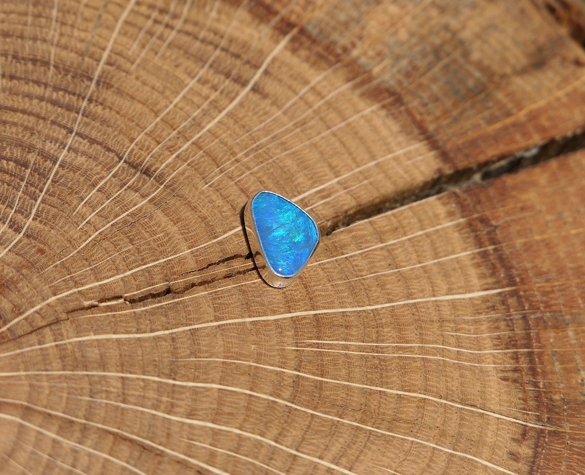 Silver tie tack with Coober Pedy opal.
