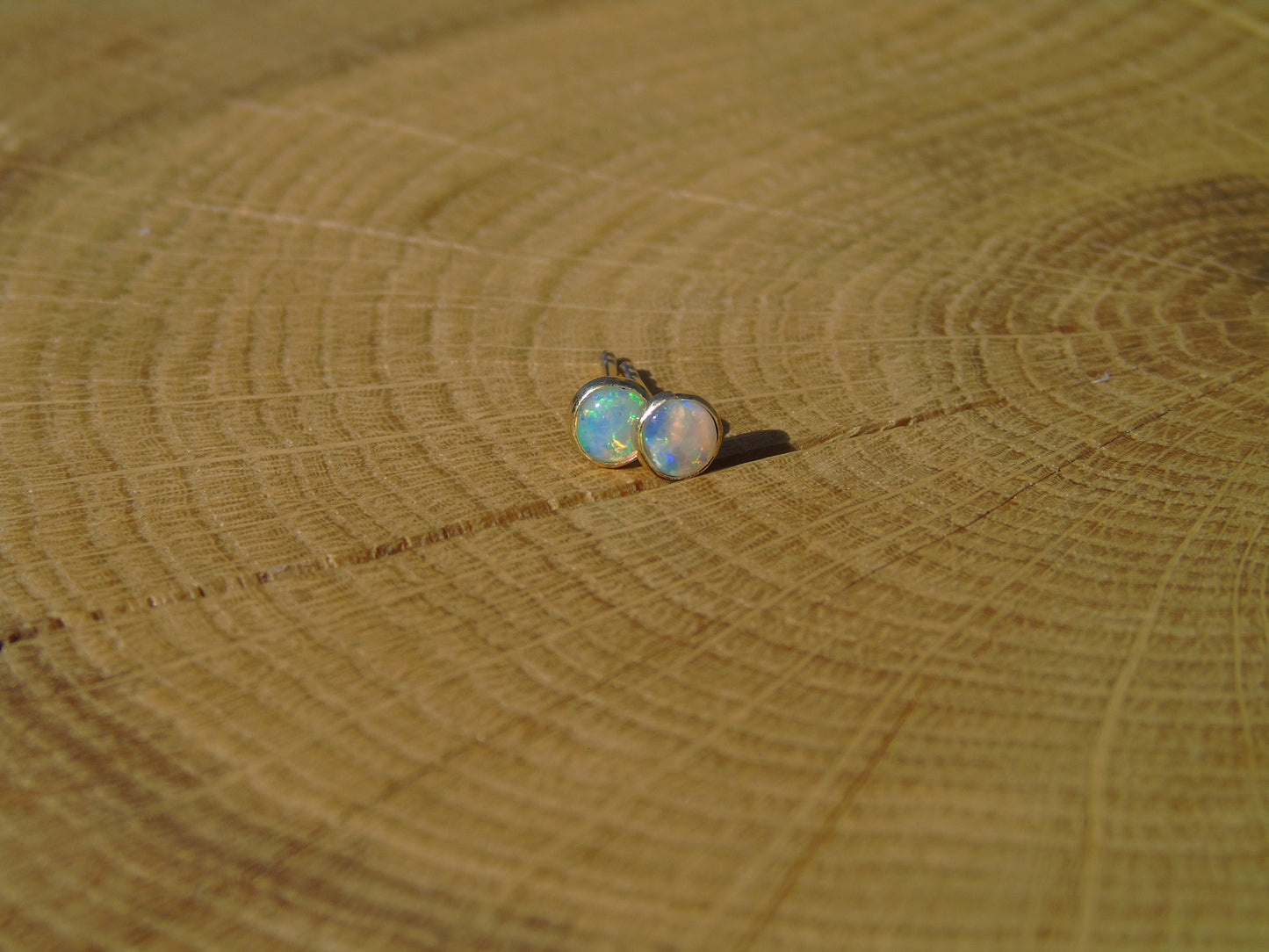 4mm 18k gold earstuds