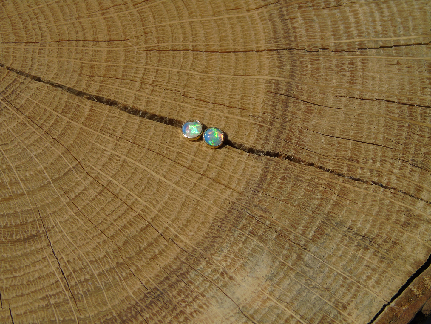 4mm 18k gold earstuds
