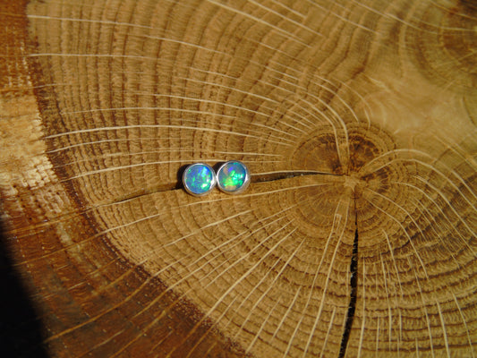 4mm silver solid brilliant opal earstuds