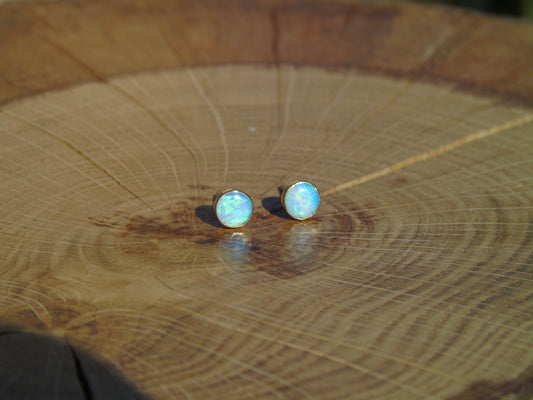 5mm 18k gold earstuds