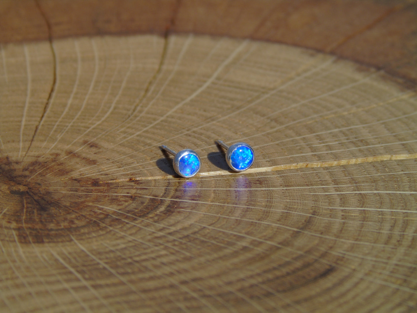 4mm silver solid opal earstuds