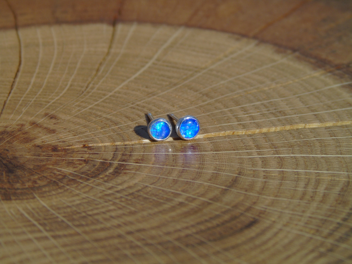 4mm silver solid opal earstuds