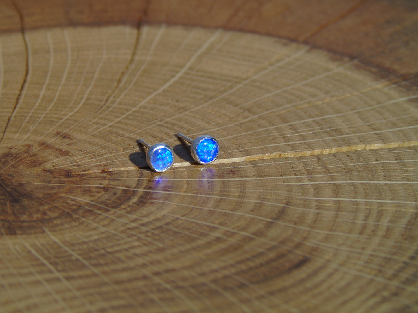 4mm silver solid opal earstuds