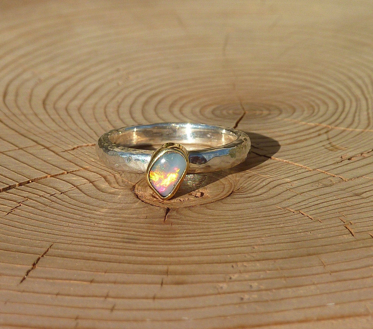 Coober Pedy opal ring with 18k gold bezel size K