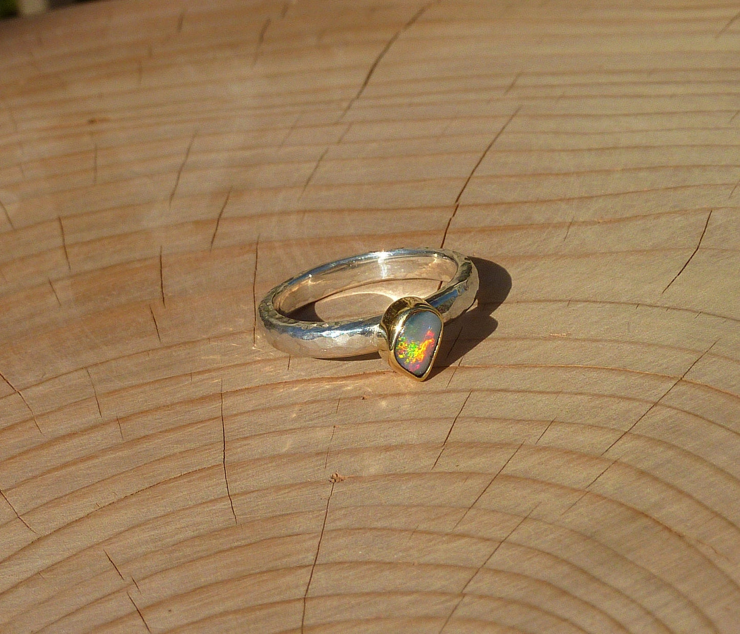 Coober Pedy opal ring with 18k gold bezel size K