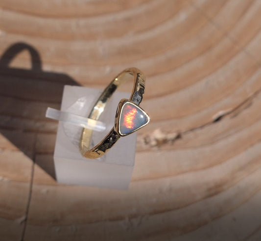 18k gold opal ring size P-1/2