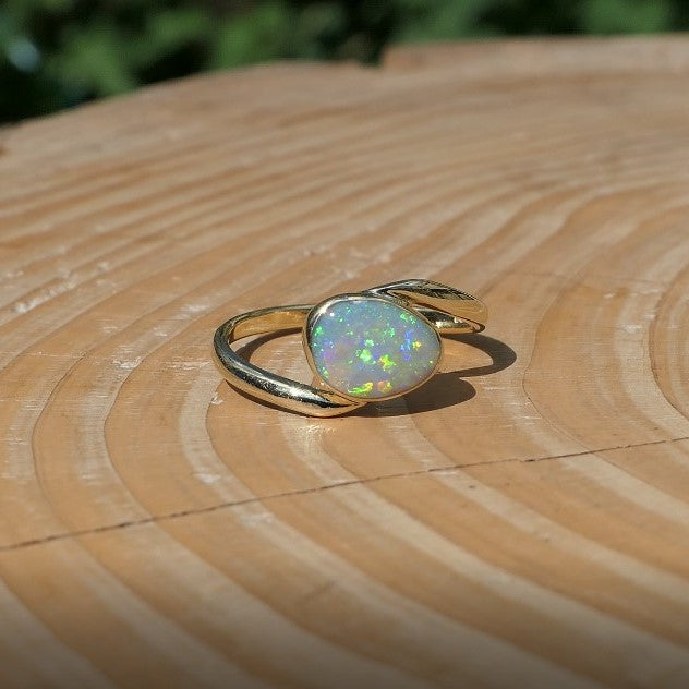 18k gold opal ring