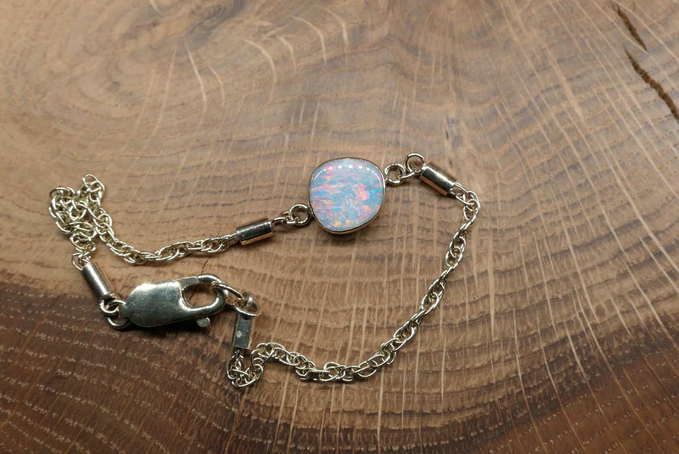 9k gold opal bracelet with a Mintubi solid opal.