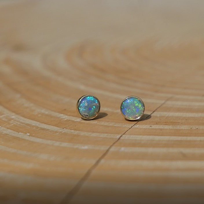 5mm 18k gold ear studs