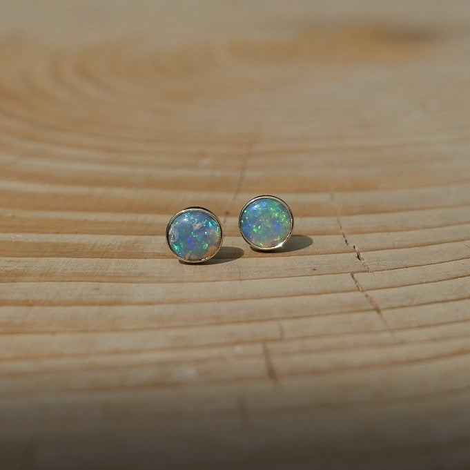 5mm 18k gold ear studs