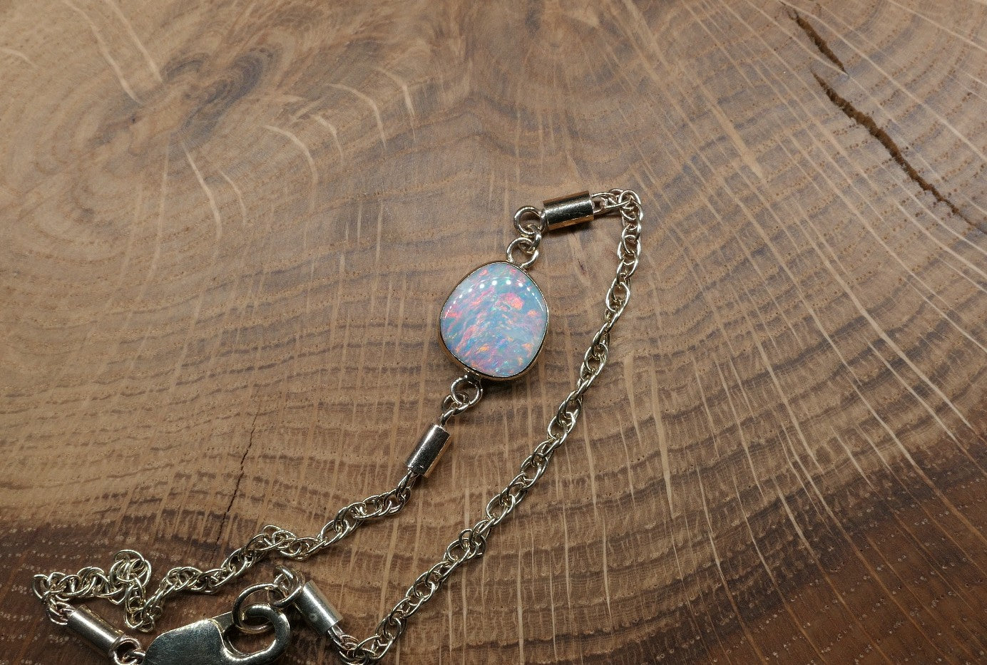 9k gold opal bracelet with a Mintubi solid opal.