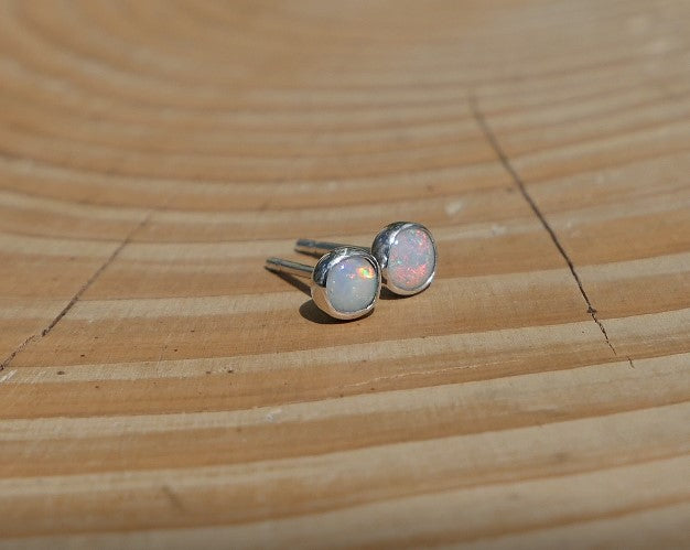 4mm silver opal earstuds