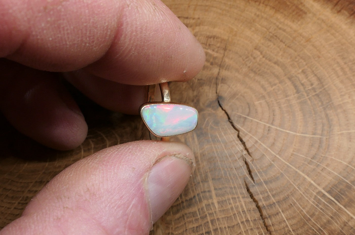 9K Gold Opal ring size L - 5.75