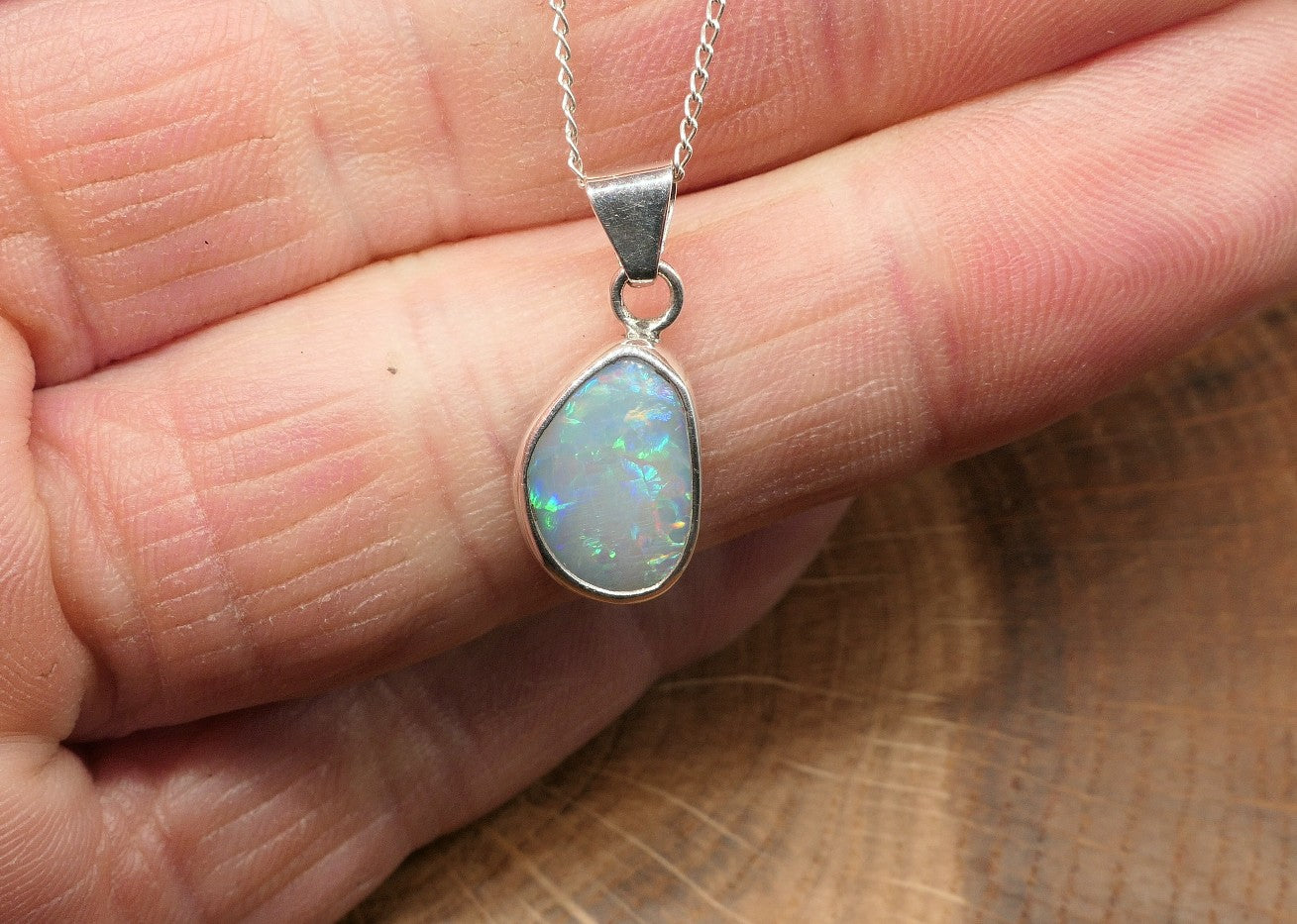 Mintubi opal pendant