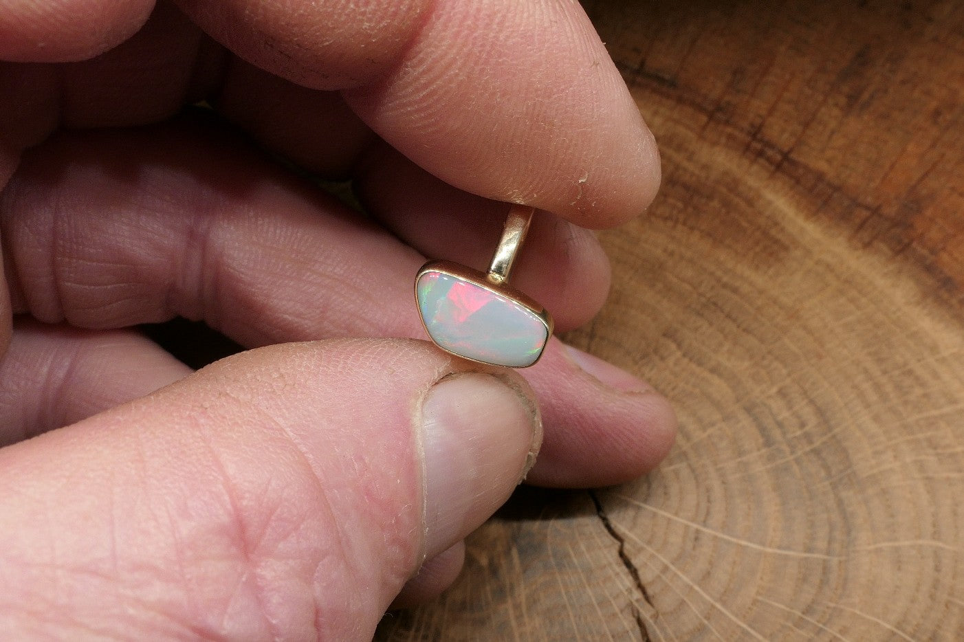 9K Gold Opal ring size L - 5.75