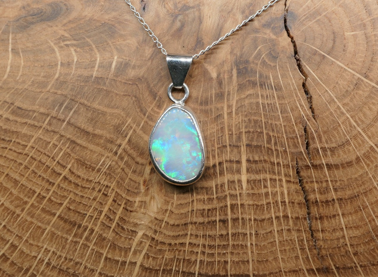 Mintubi opal pendant