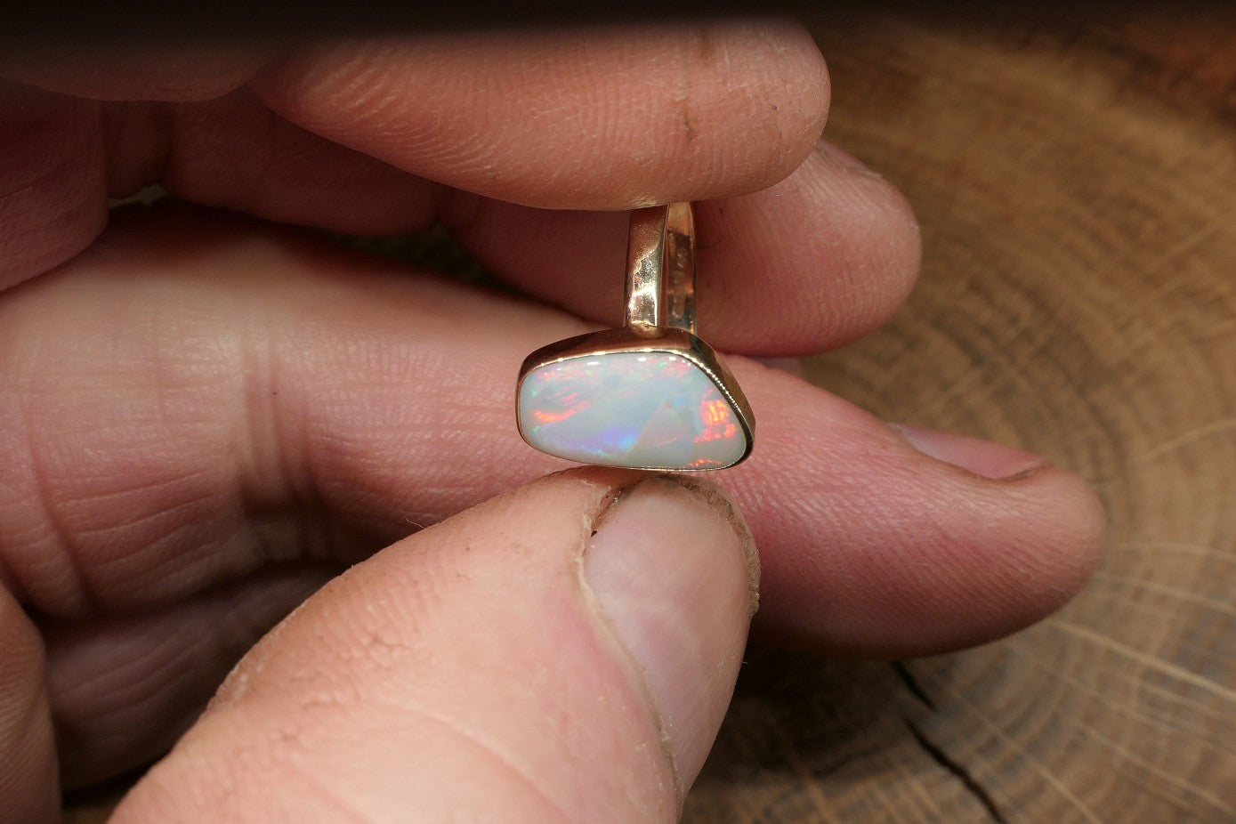 9K Gold Opal ring size L - 5.75