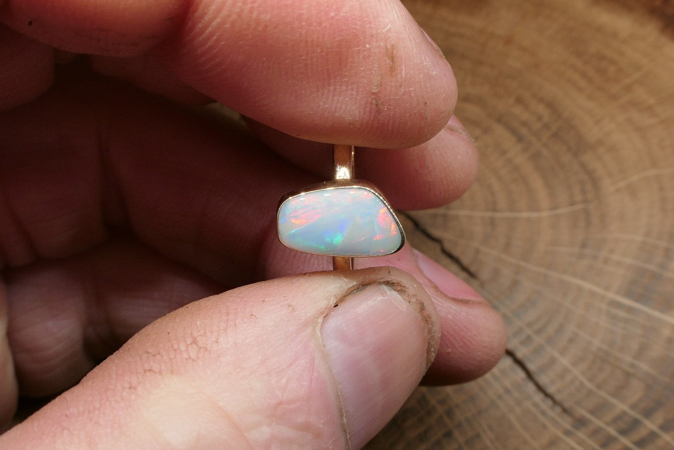 9K Gold Opal ring size L - 5.75