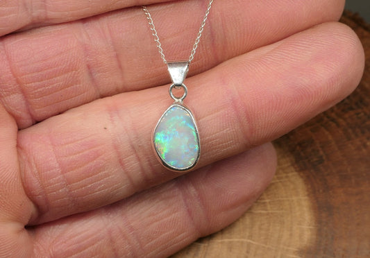 Mintubi opal pendant