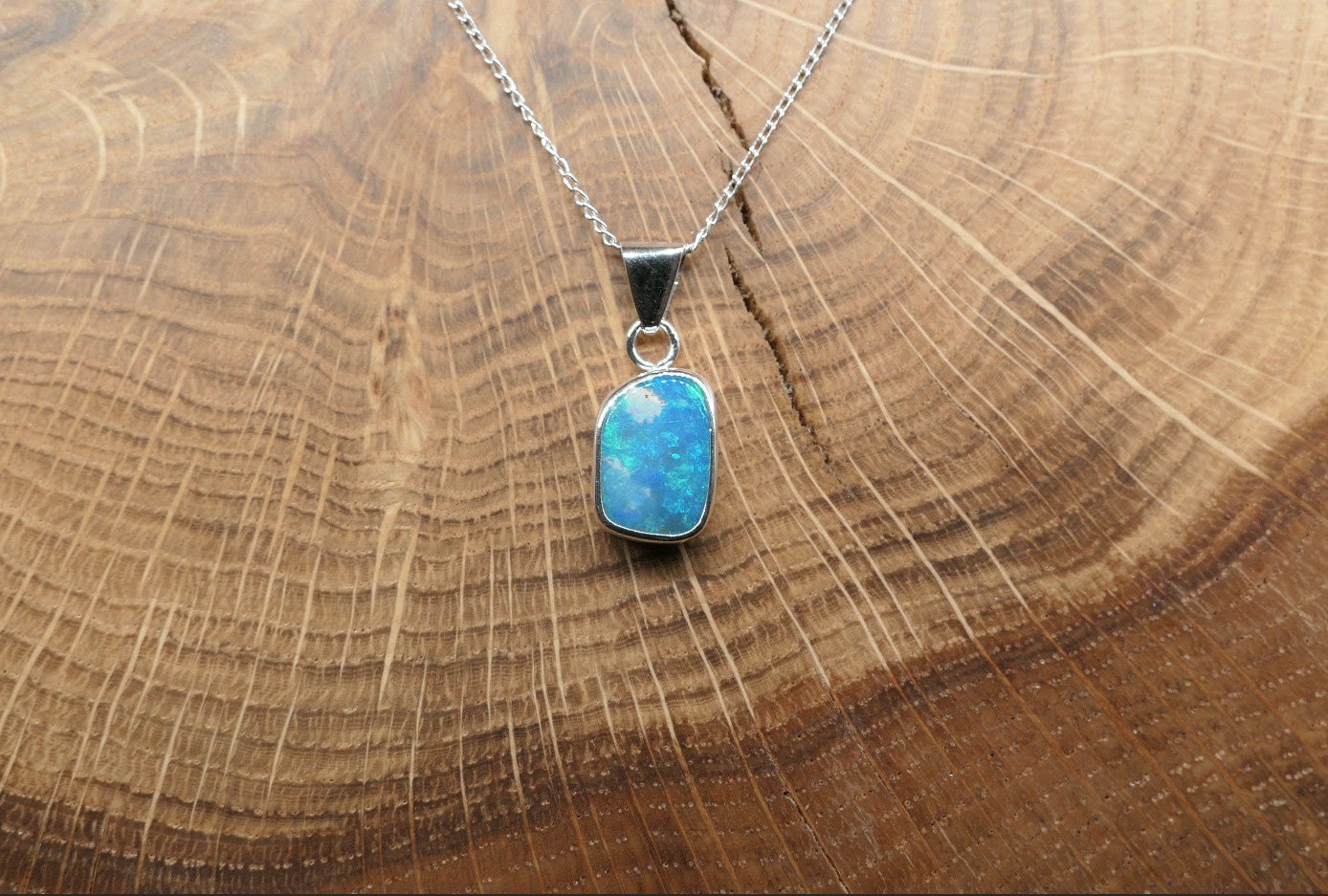 Silver Coober Pedy opal pendant