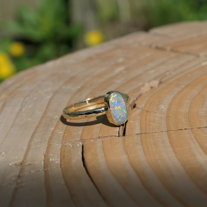 18k gold opal ring