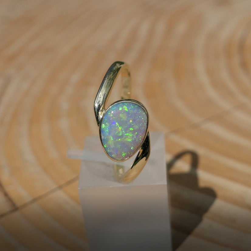 18k gold opal ring