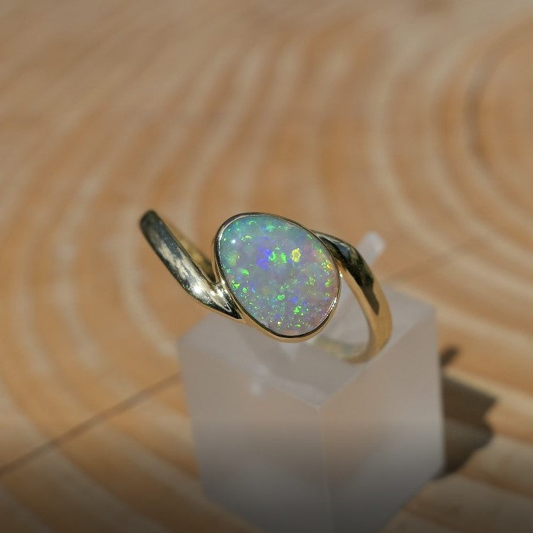 18k gold opal ring