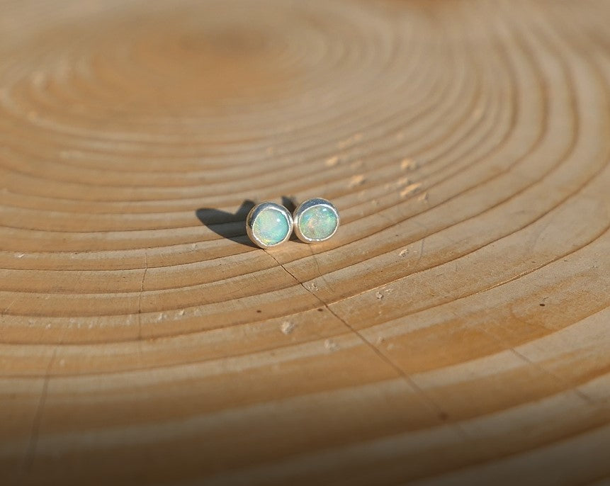 4mm silver opal earstuds