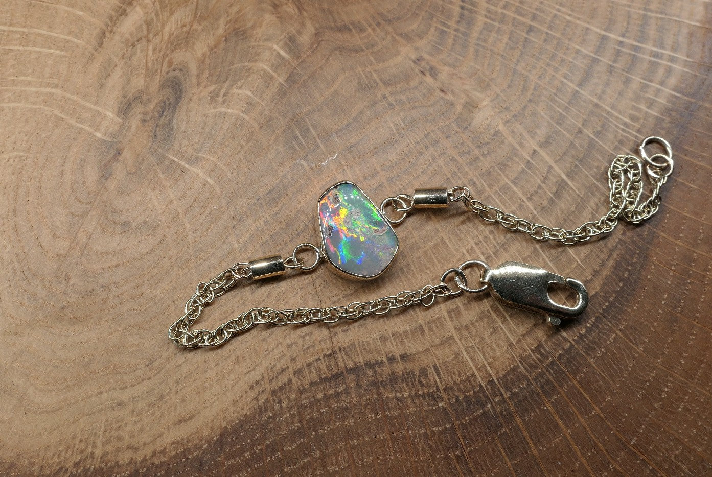 9k gold opal bracelet with a Lightning Ridge doublet opal