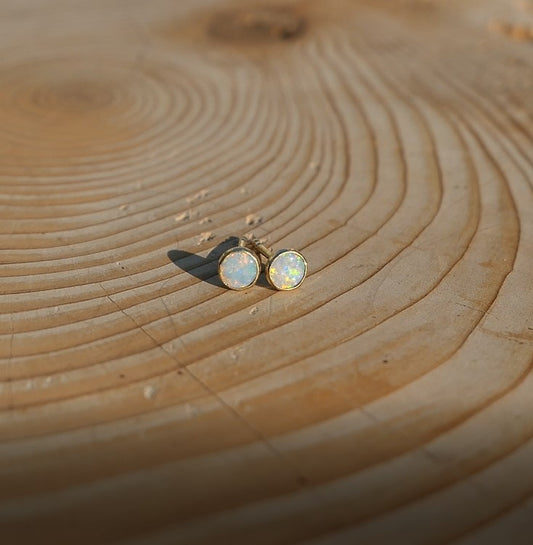 4mm 18k gold earstuds