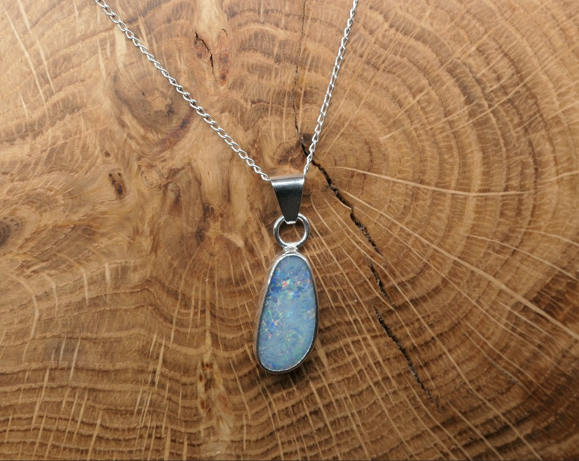Mintubi opal pendant