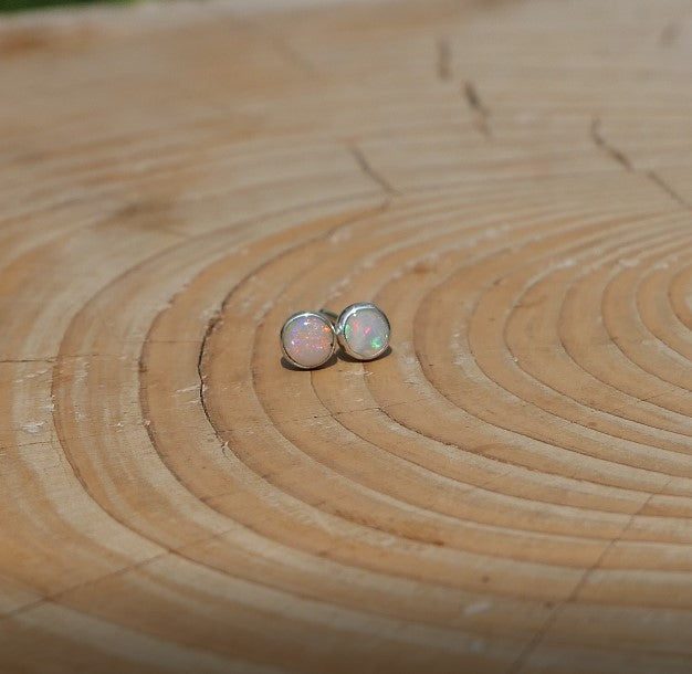 4mm opal earstuds