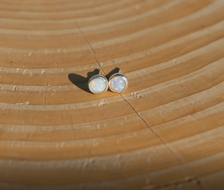 4mm silver opal earstuds