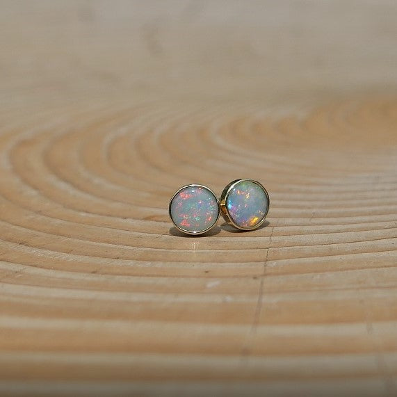 5mm 18k gold ear studs