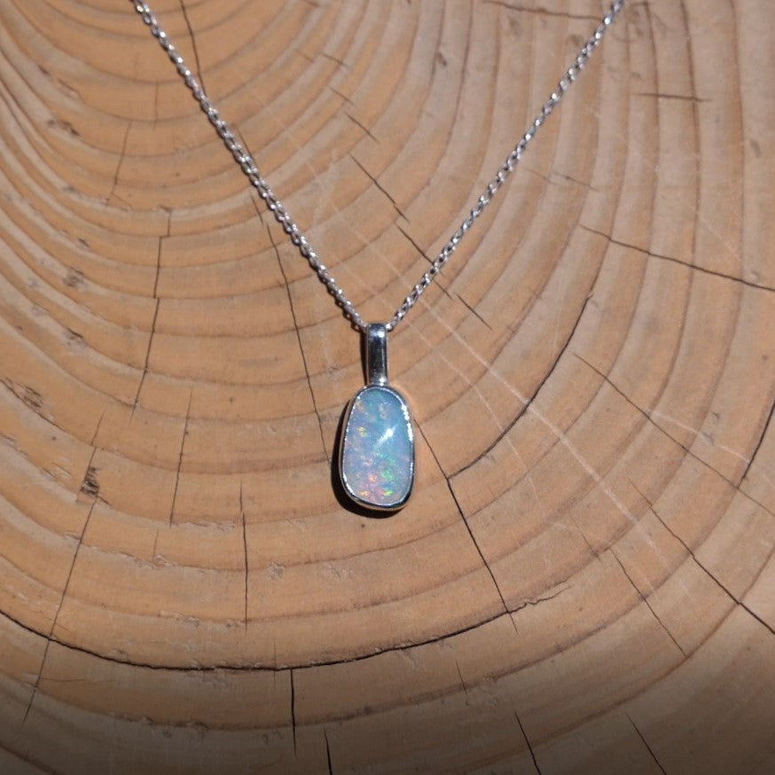 Silver opal pendant.