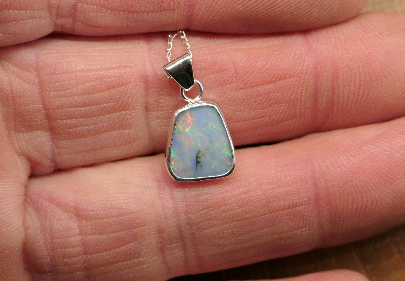 Silver Mintubi opal pendant