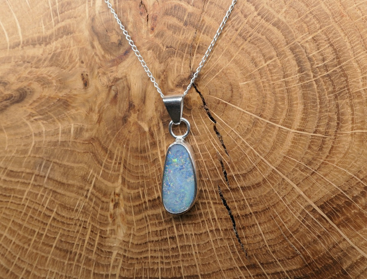 Mintubi opal pendant