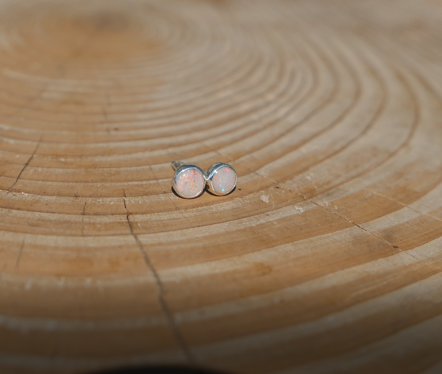 4mm silver opal earstuds