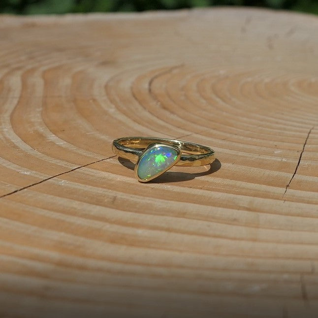 18K Gold opal ring