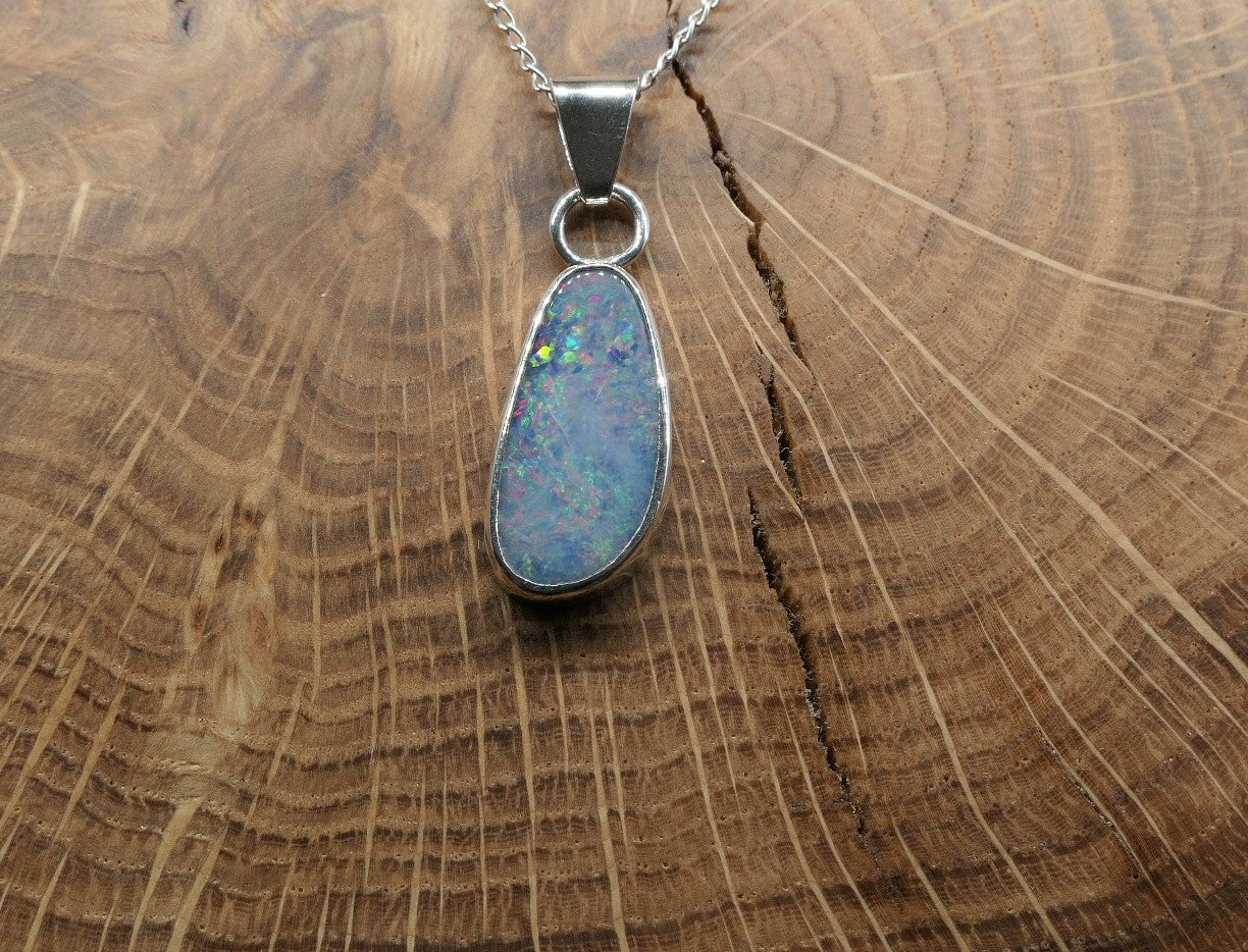 Mintubi opal pendant
