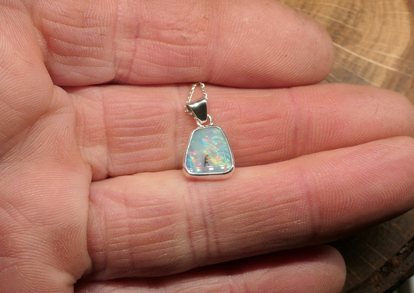 Silver Mintubi opal pendant