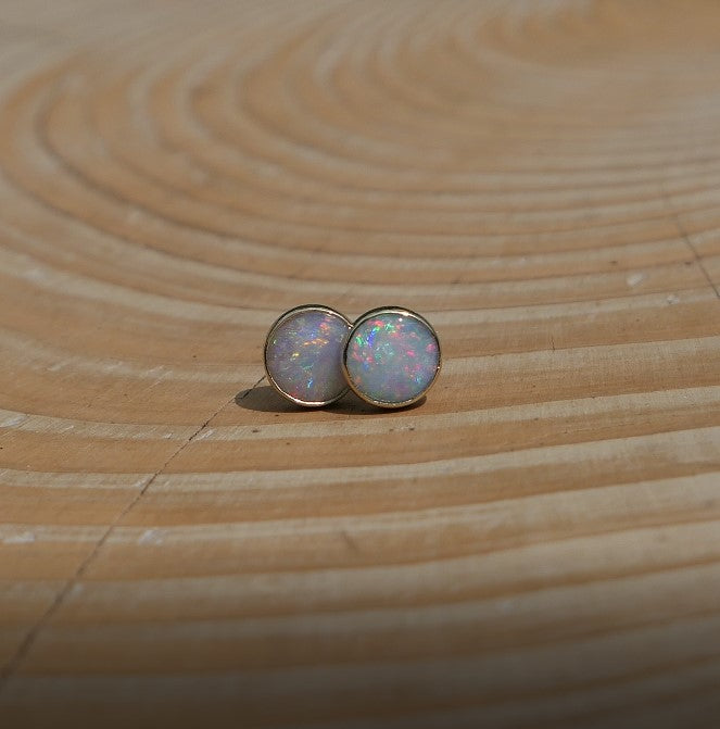 6mm 18k gold ear studs