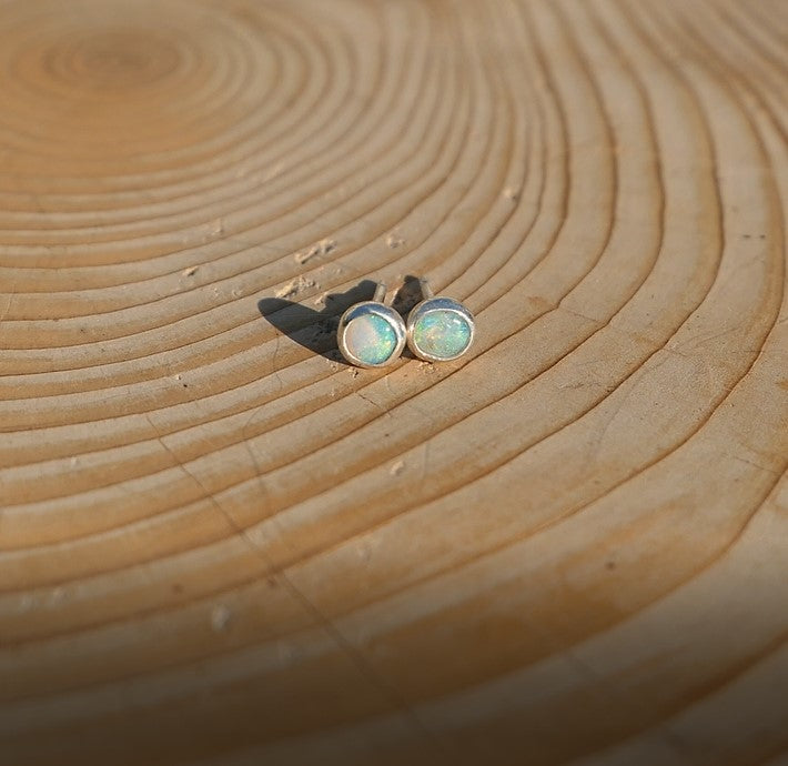 4mm silver opal earstuds